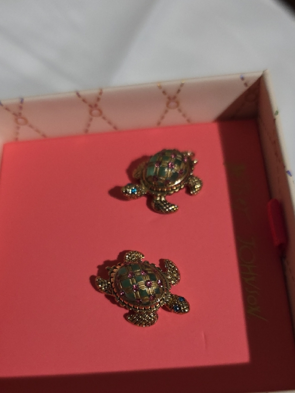 Betsey Johnson Gold Tone Multicolor Turtle Stud Earrings‎ - Picture 4 of 9